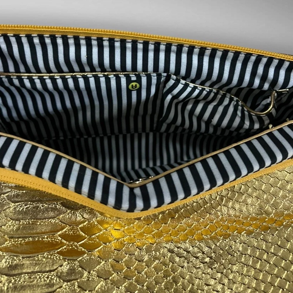 NILA ANTHONY Metallic Gold Large Clutch With Detachable‎ Strap | EUC